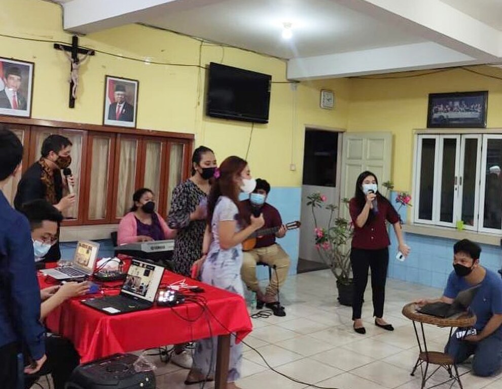 Journée nationale des personnes âgées en Indonésie : Sant'Egidio met en relation des personnes âgées de 5 maisons de retraite de différentes villes et îles pour un spectacle virtuel